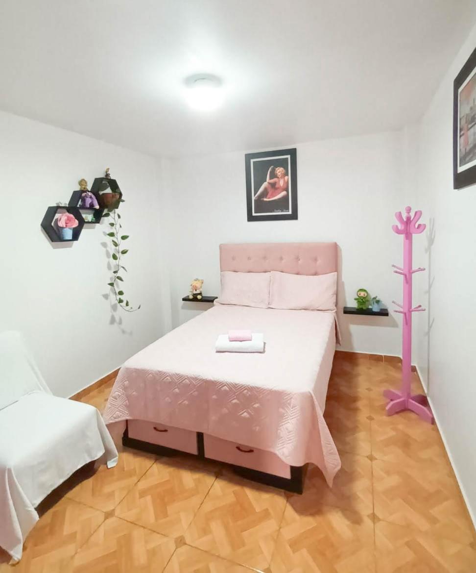 Close To Airport - Free One Time Pickup - A Y J Familia Apartamento