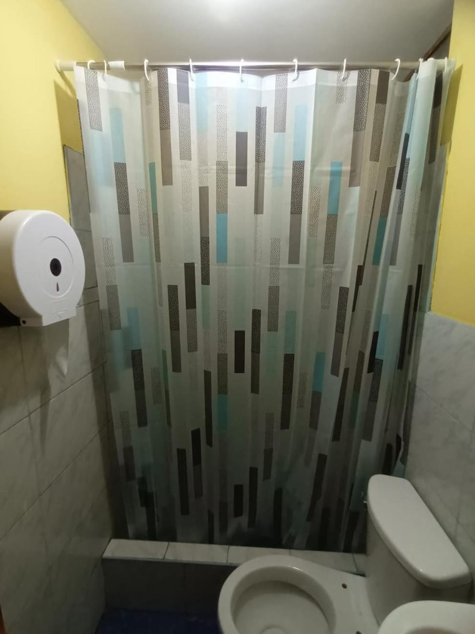 Close To Airport - Free One Time Pickup - A Y J Familia Apartamento