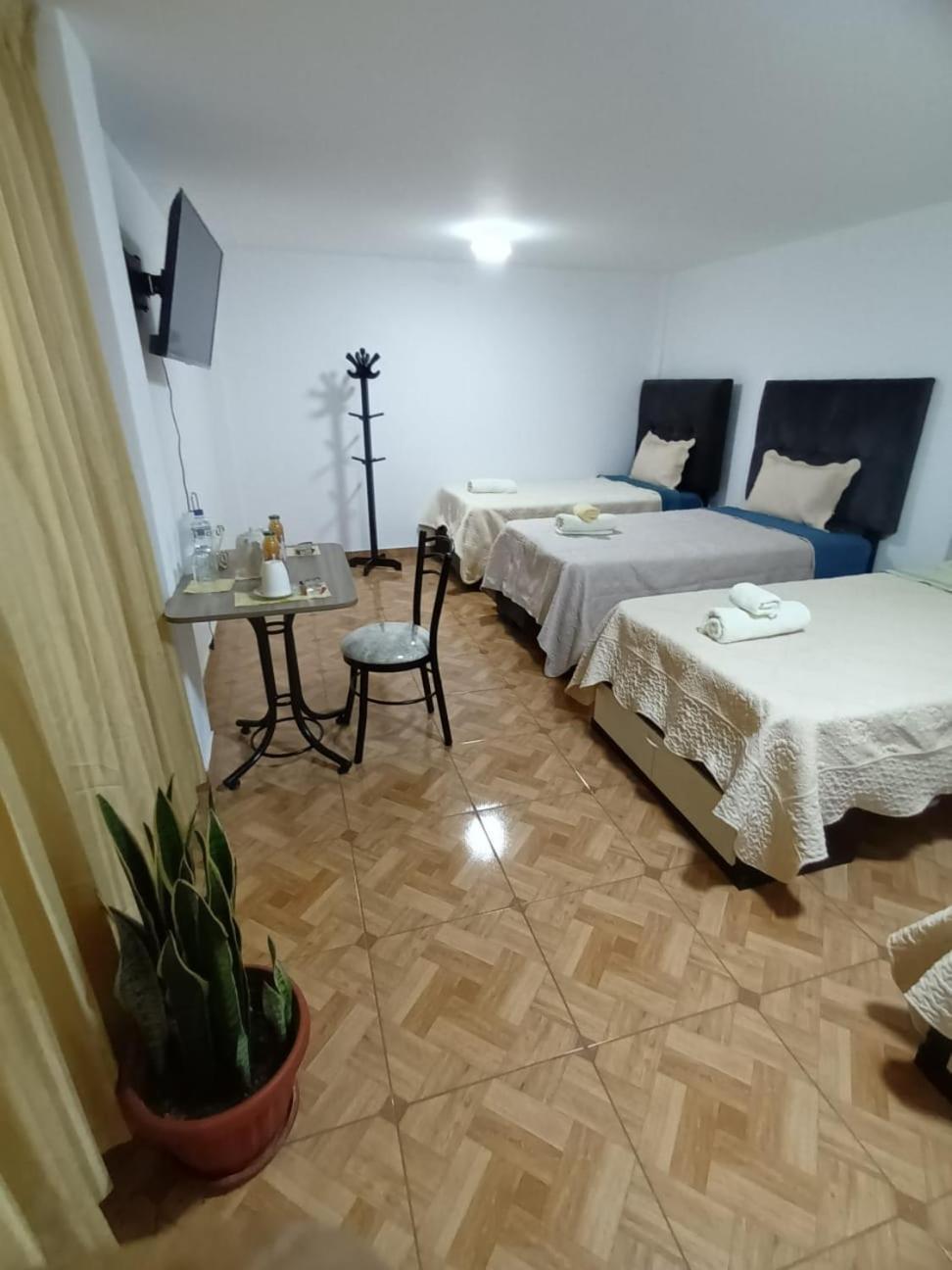 Close To Airport - Free One Time Pickup - A Y J Familia Apartamento *