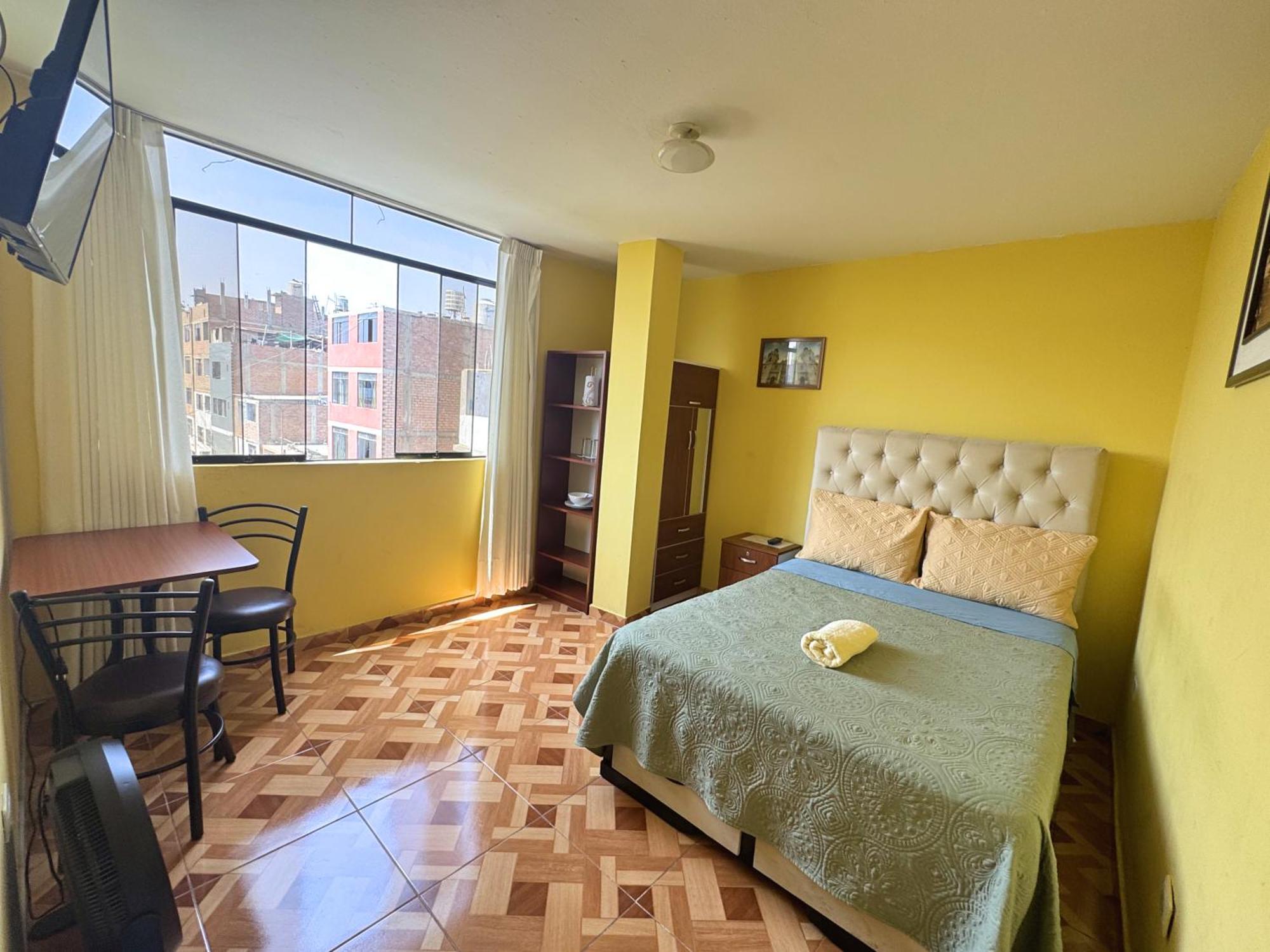 Close To Airport - Free One Time Pickup - A Y J Familia Lima