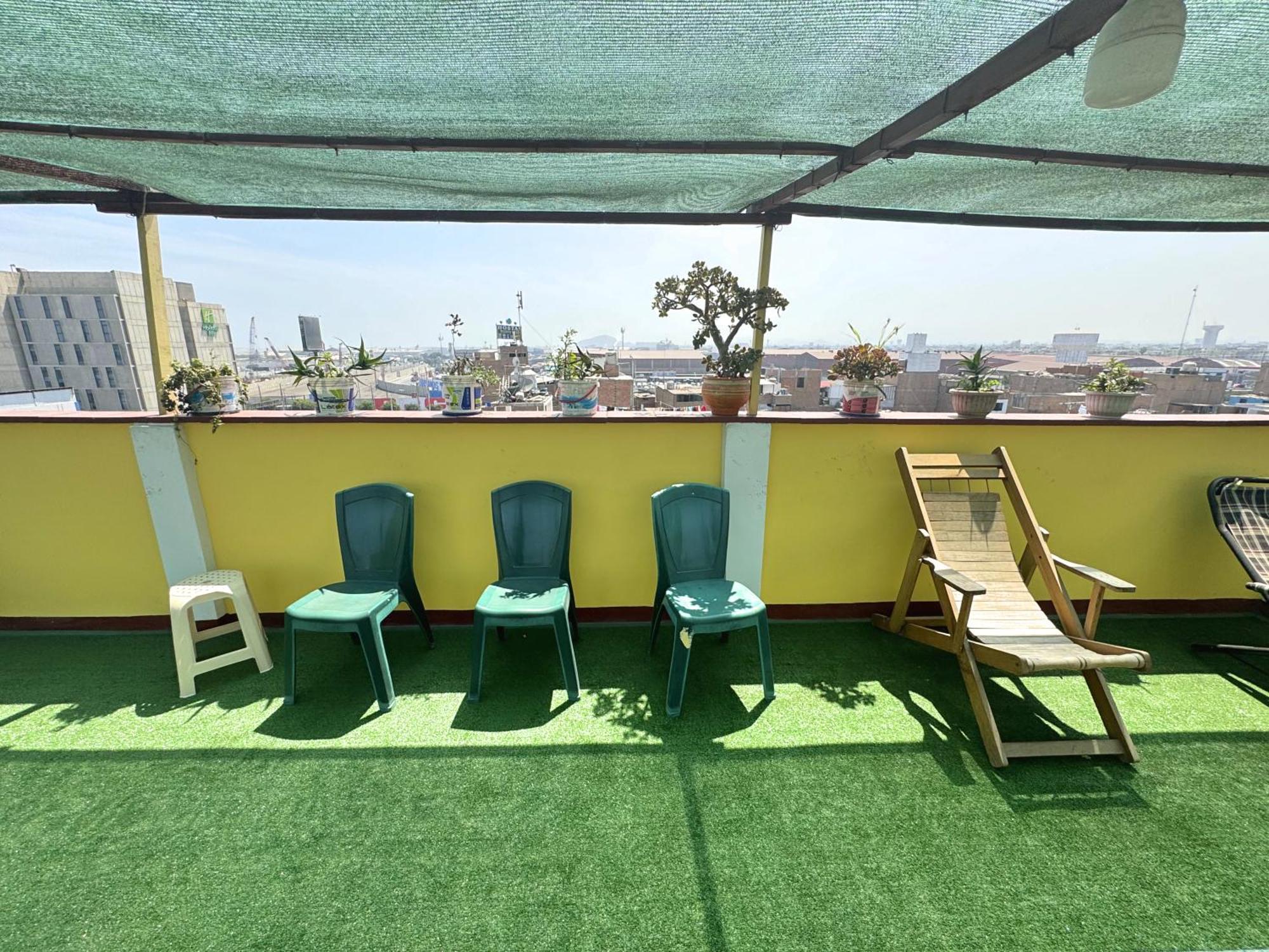 Close To Airport - Free One Time Pickup - A Y J Familia Apartamento